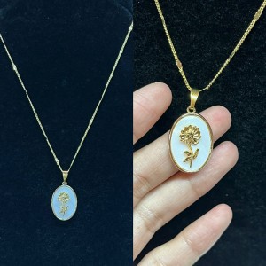 Gold-Plated Floral Pendant Necklace with Mother-of-Pearl Inlay for Timeless Elegance and Everyday Luxury