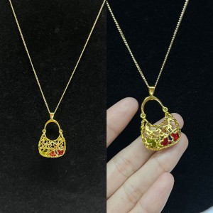 Luxury Handbag Pendant Necklace for Women – 18K Gold-Plated Copper with Intricate Filigree Design & Enamel Accents – Elegant Fashion Jewelry for Gifts & Special Occasions
