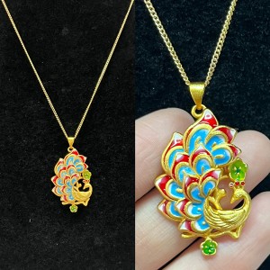Luxury Cloisonné Peacock Pendant Necklace with Gold Plating and Handcrafted Enamel Art