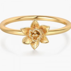 Exquisite 18K Gold-Plated 925 Sterling Silver Floral Ring with Delicate Blooming Flower Design – Elegant and Lightweight Nature-Inspired Jewelry for Women