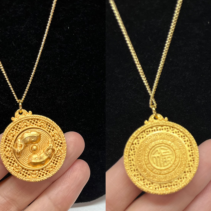 24K Gold-Plated Lucky Three-Legged Toad Wealth Pendant with Intricate Filigree and Fu Character for Prosperity and Fortune